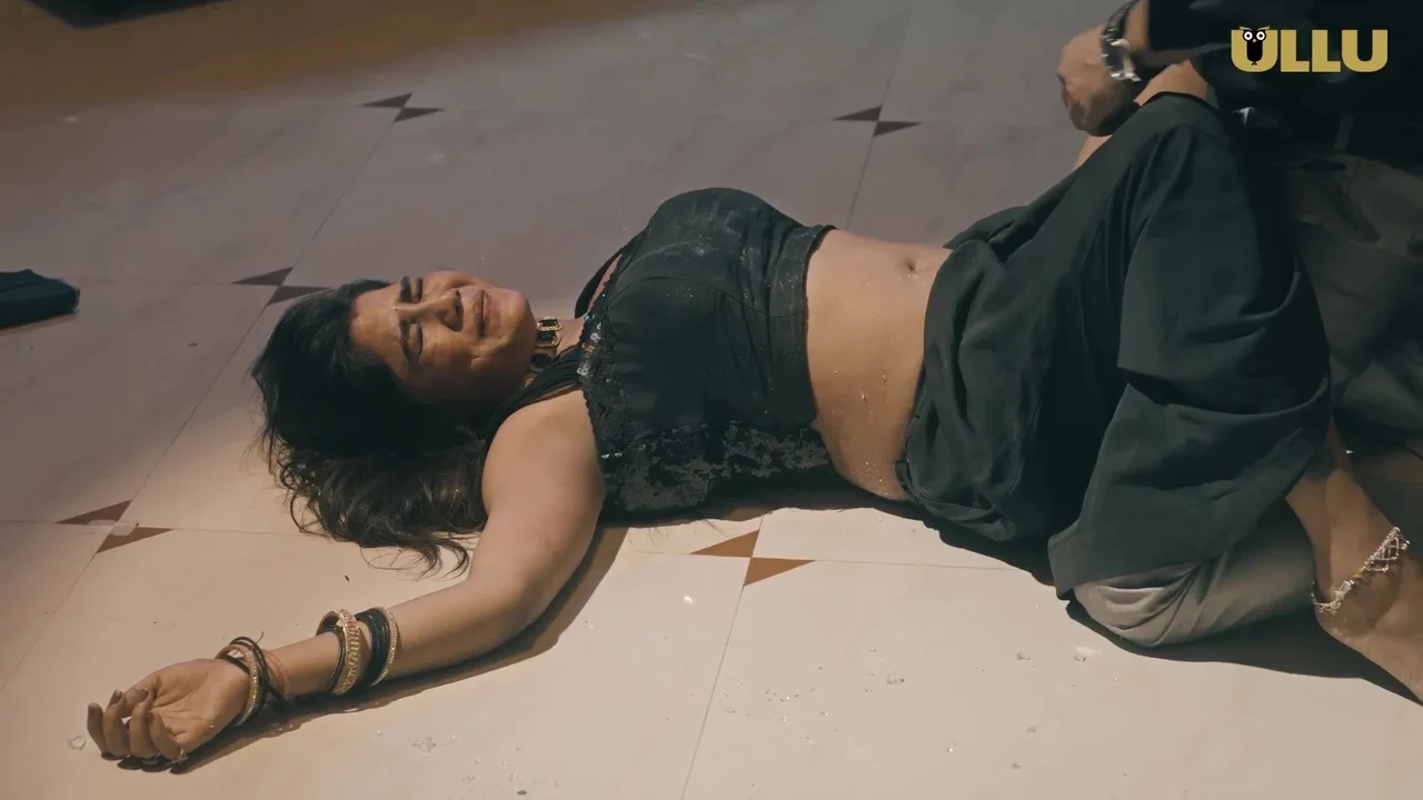 Tere Mere Beech Mein 2025 Ullu Hindi XXX Web Series Ep 1